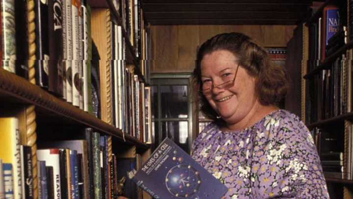 305839-colleen-mccullough-getty-crop